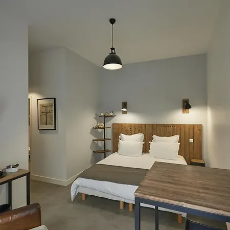 Amicalement Otel *