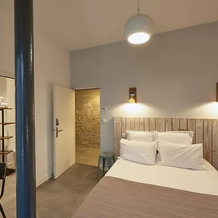 Otel Amicalement Bordeaux
